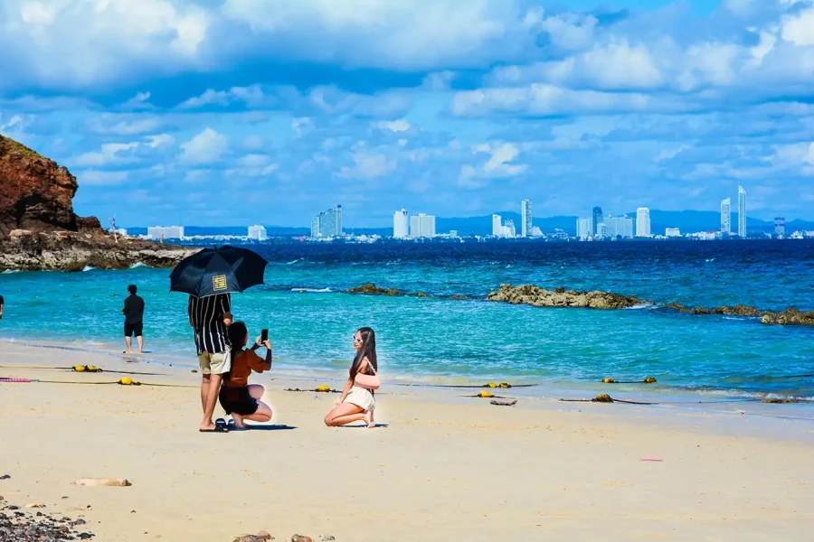 Thailand Delight: 4 Days of Island Fun, Fantasy & Flavors